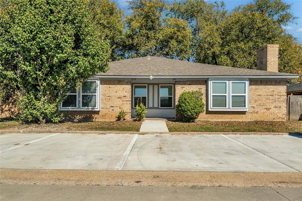 1321 Parkway Court, Arlington, TX 76010