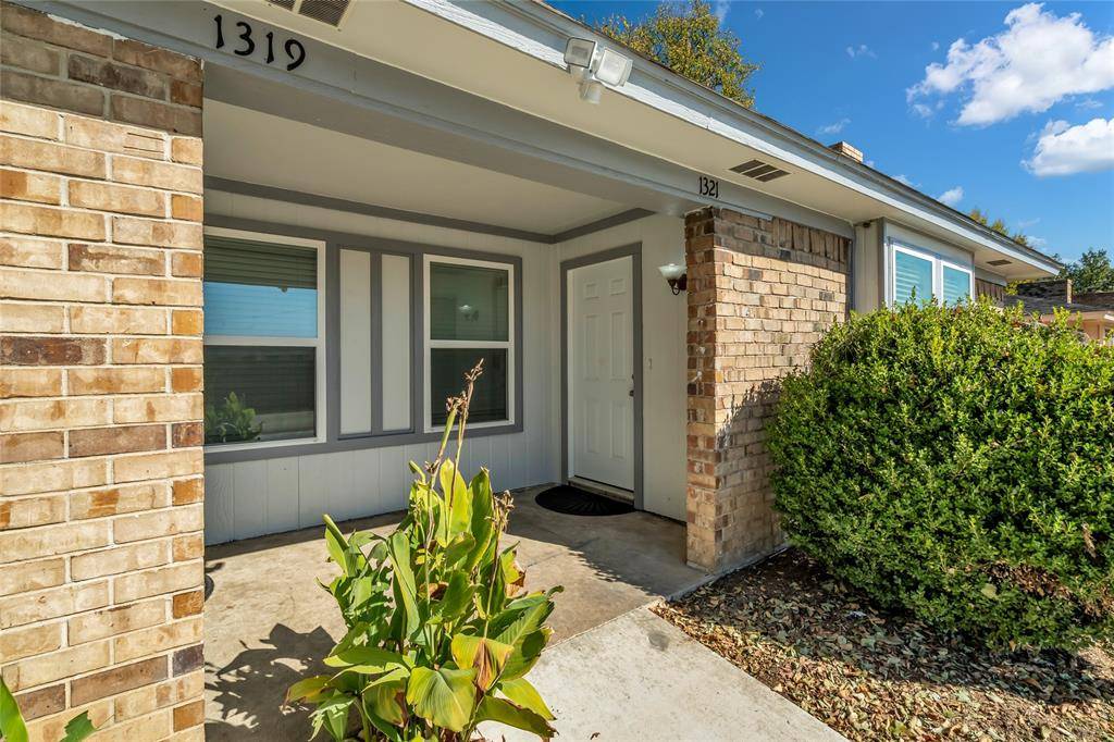 1321 Parkway Court, Arlington, TX 76010