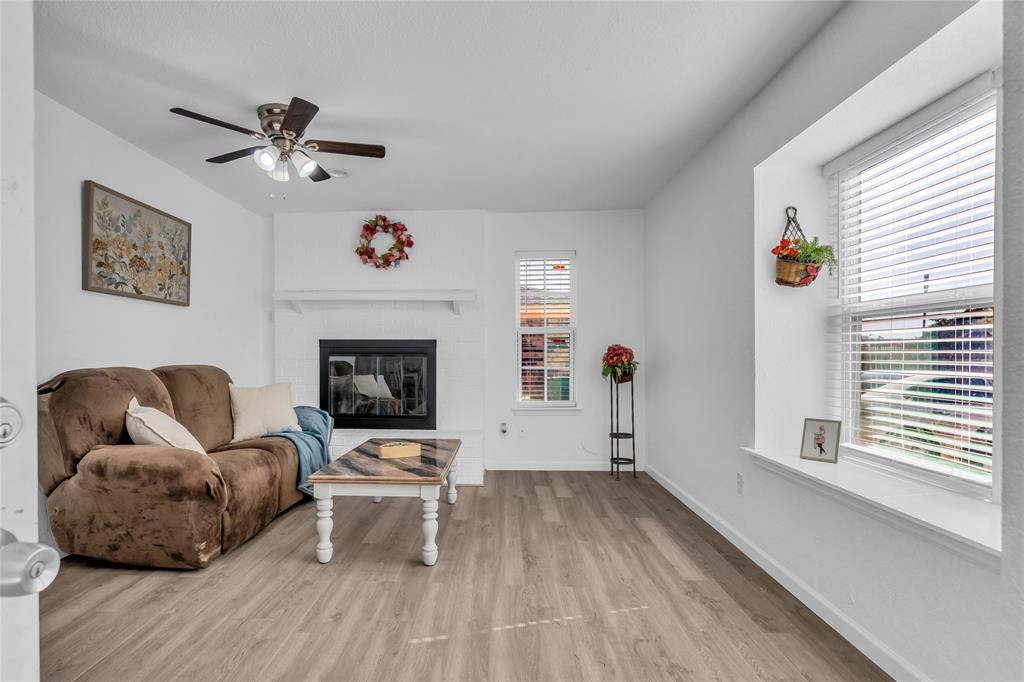 1321 Parkway Court, Arlington, TX 76010