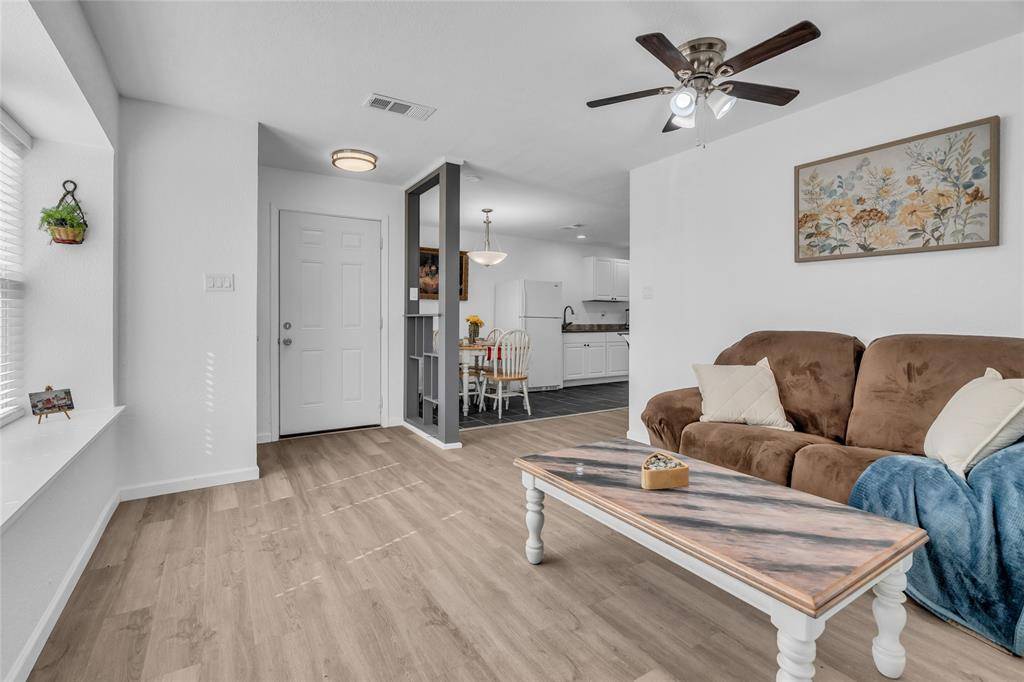 1321 Parkway Court, Arlington, TX 76010