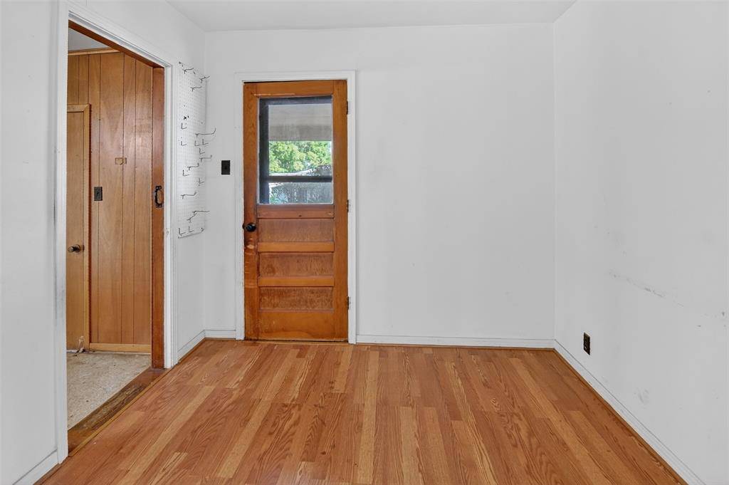 1224 S Brazos Street, Weatherford, TX 76086