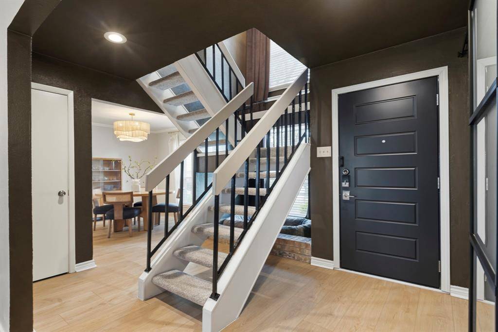 2604 Fallcreek Drive, Carrollton, TX 75006