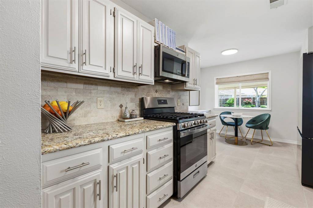 2604 Fallcreek Drive, Carrollton, TX 75006