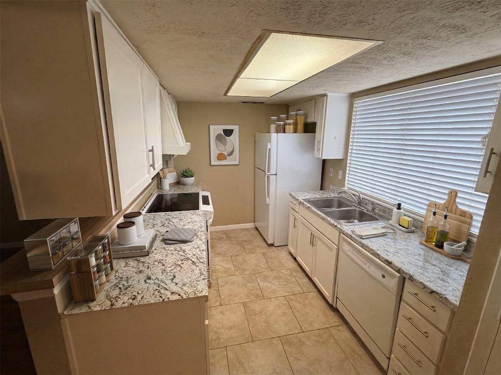 2051 Embassy Way, Carrollton, TX 75006