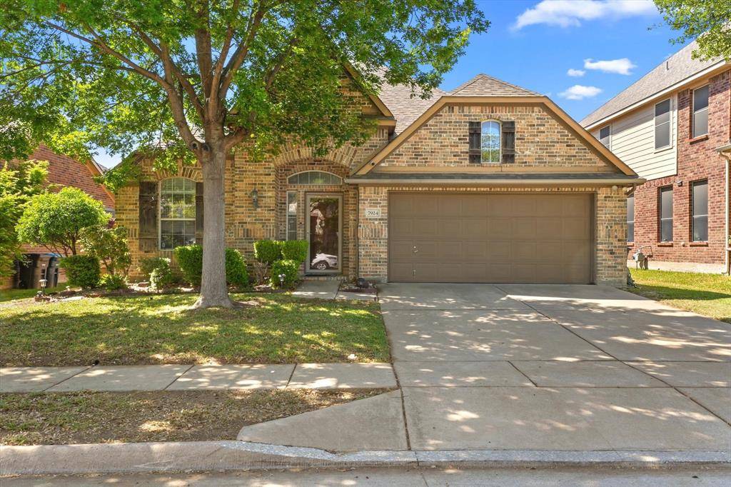 7924 Cedar Lake Lane, Fort Worth, TX 76123