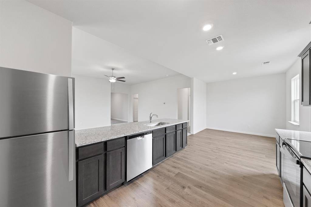 10109 Throttle Lane, Fort Worth, TX 76131