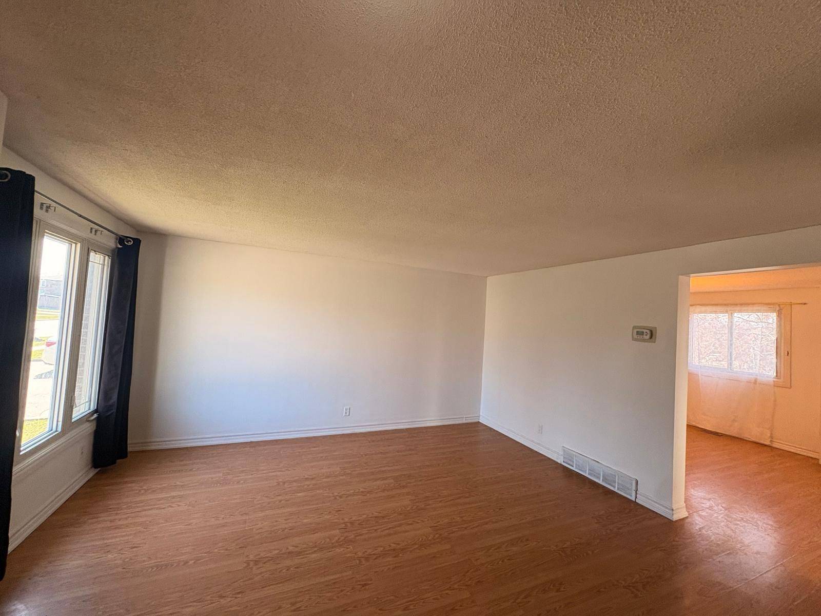 106 Hillmer RD, Cambridge, ON N1R 6N7