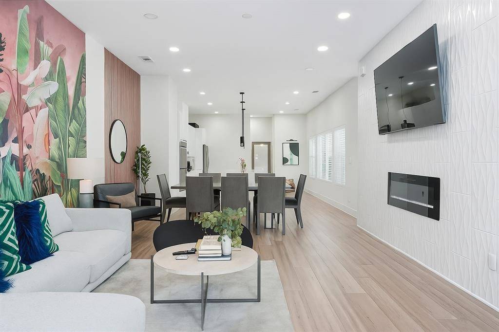 2425 Crossman Avenue, Dallas, TX 75212