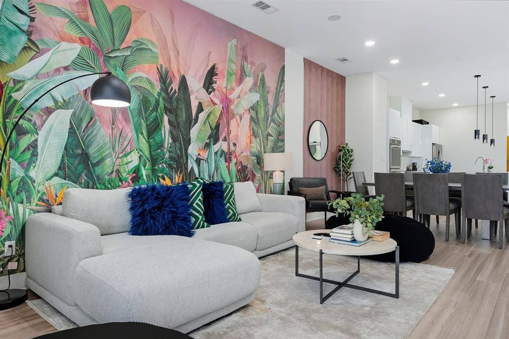 2425 Crossman Avenue, Dallas, TX 75212