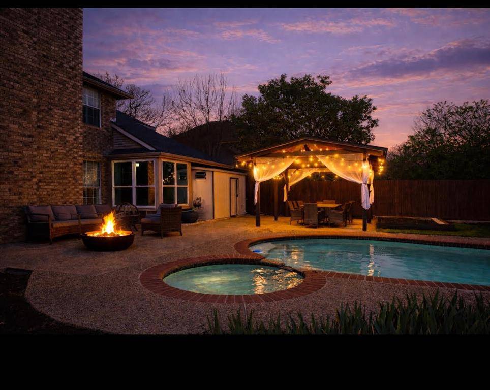 2900 Shadow Oak Court, Flower Mound, TX 75028