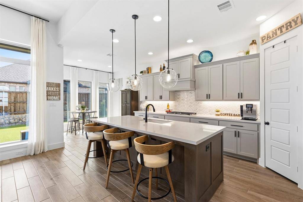 2209 Moore Valley Drive, Mckinney, TX 75071