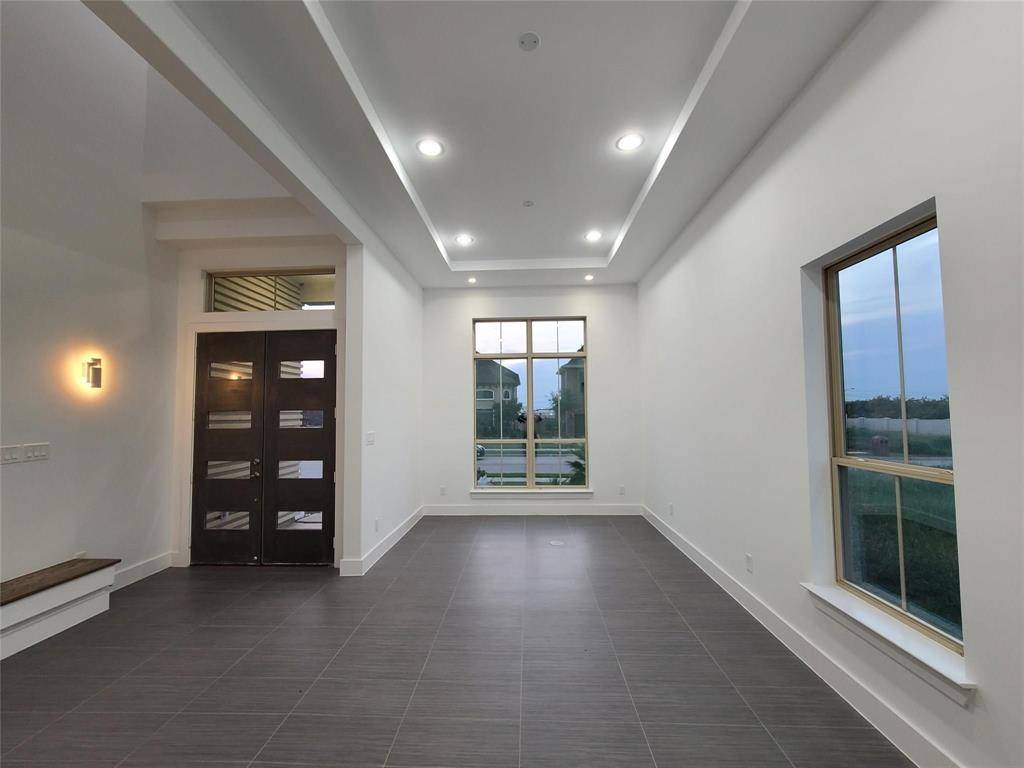 2812 Almanzor Avenue, Irving, TX 75062