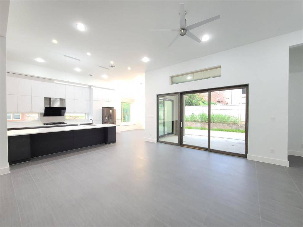 2812 Almanzor Avenue, Irving, TX 75062