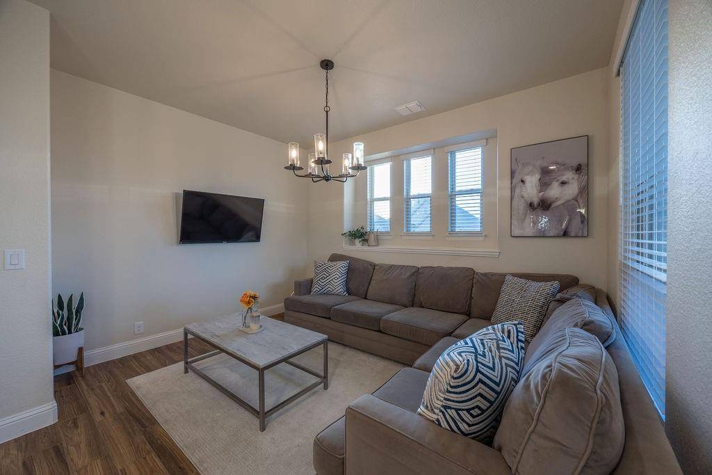 4437 Lupine Estate Drive, Joshua, TX 76058