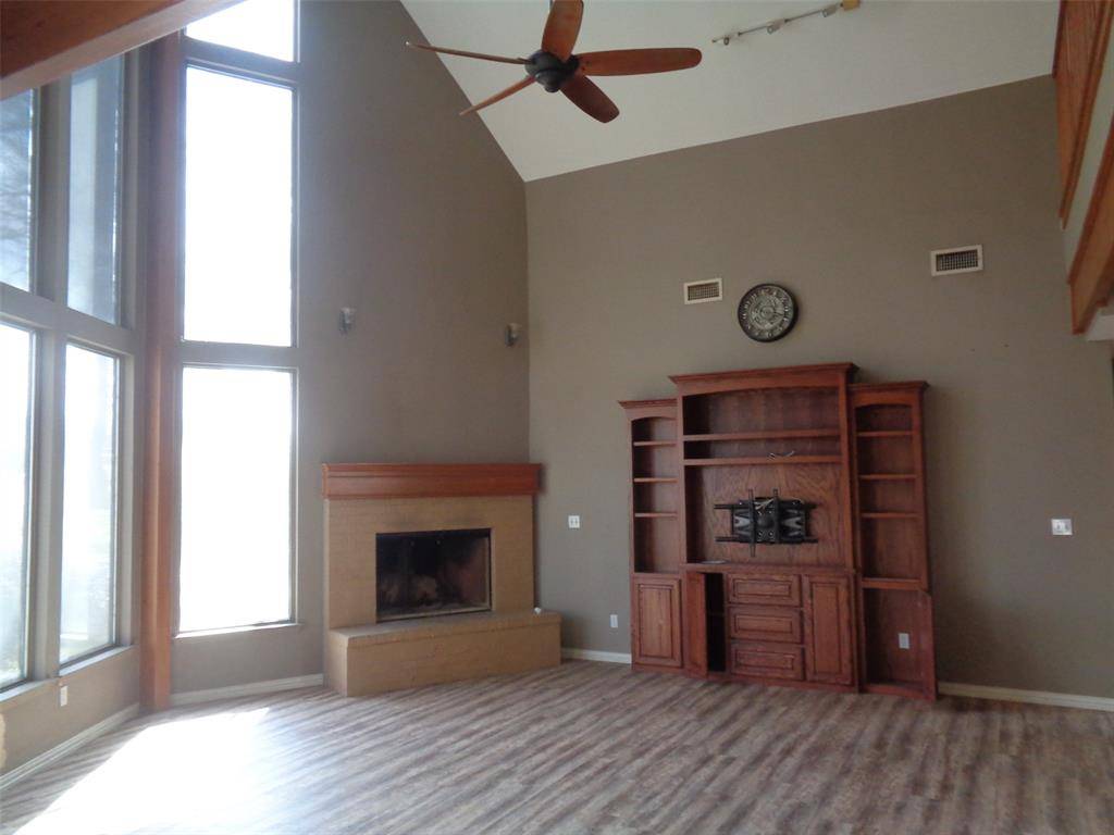 110 Pawnee Trail, Gainesville, TX 76240