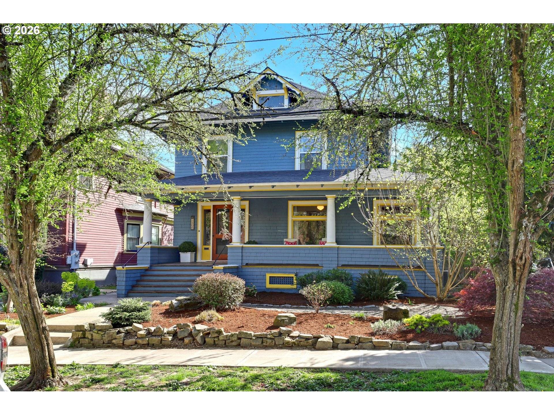 2406 NE HALSEY ST, Portland, OR 97232