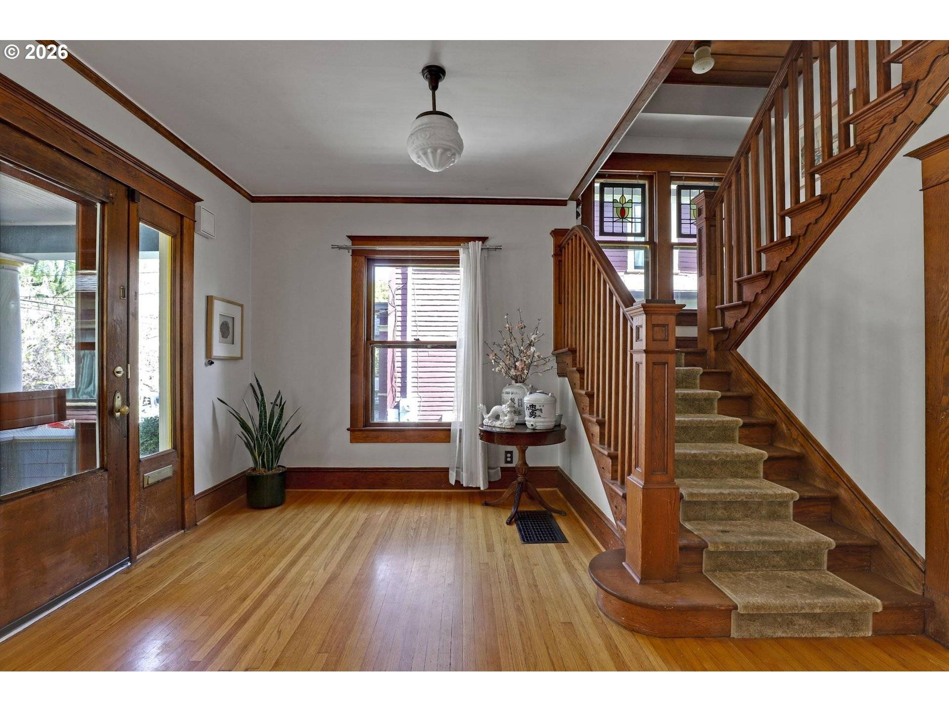 2406 NE HALSEY ST, Portland, OR 97232