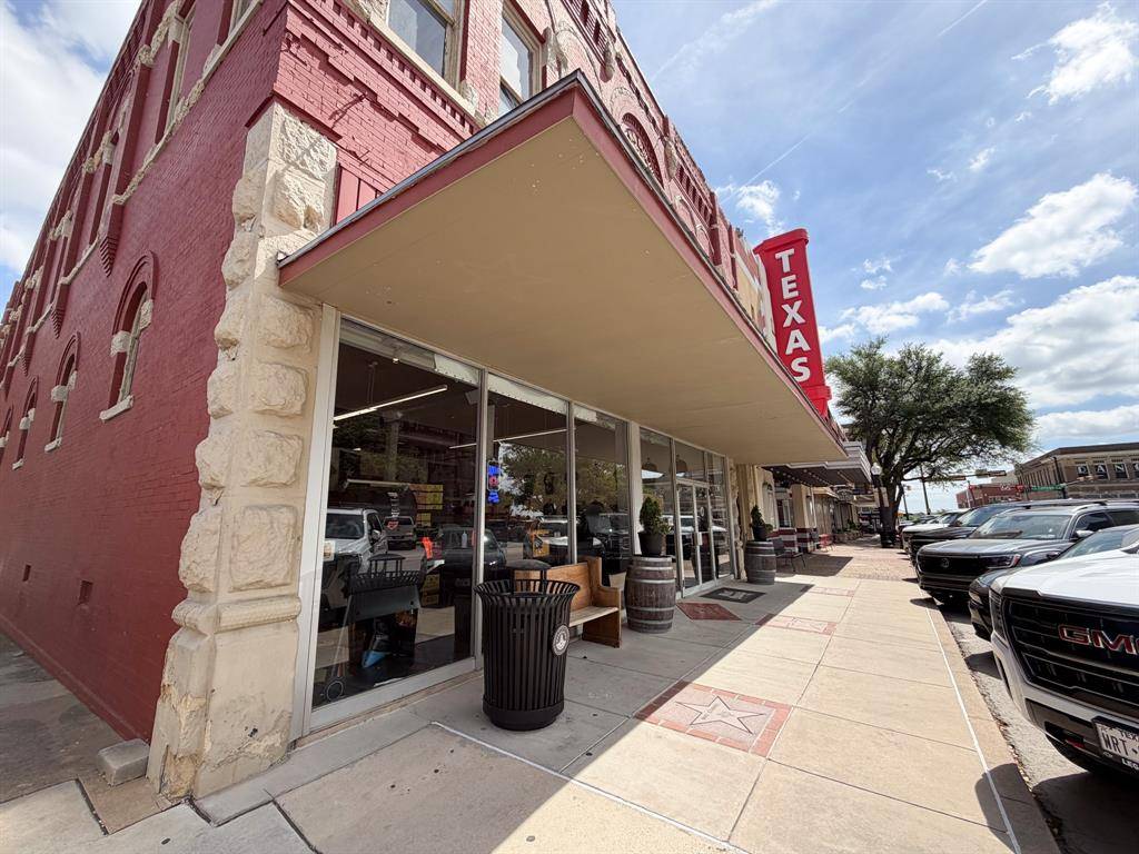 114 W Main Street, Waxahachie, TX 75165