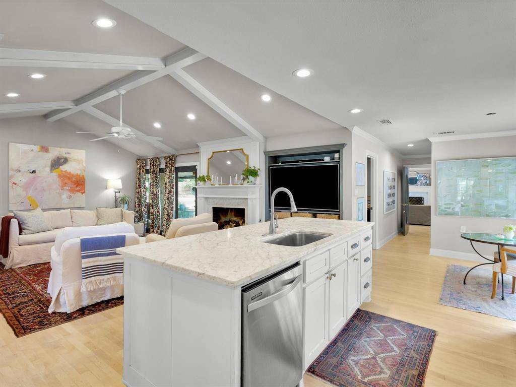 6004 Ken Avenue, Arlington, TX 76001