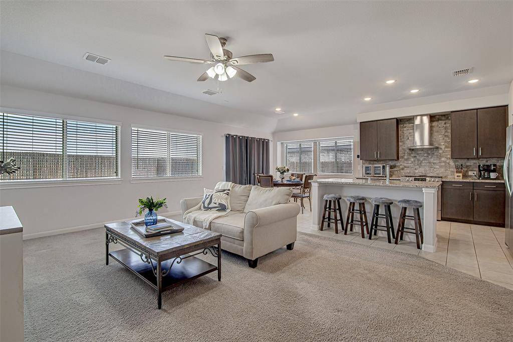 1109 Nighthawk Trail, Alvarado, TX 76009