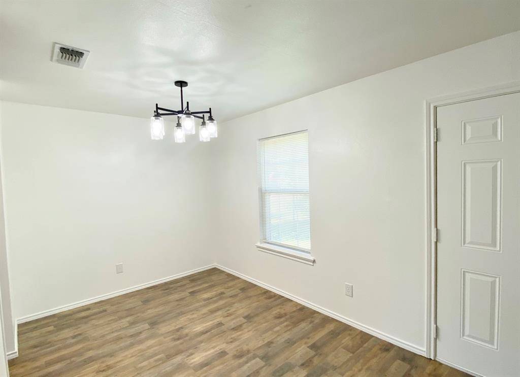 501 Red Springs Avenue, Mount Pleasant, TX 75455