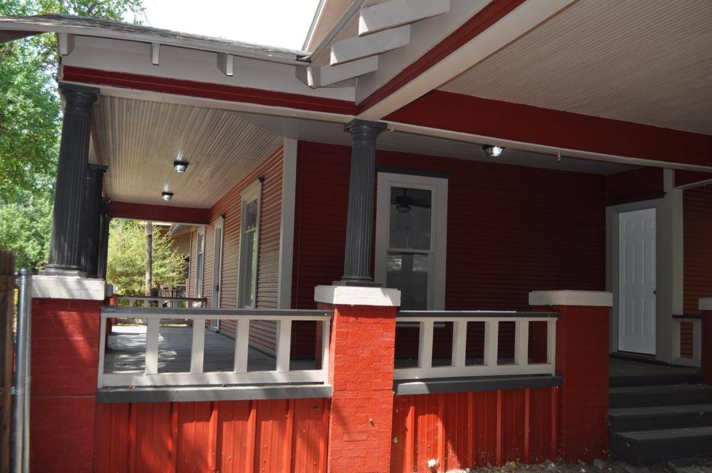 708 N Mckinney Street, Ennis, TX 75119