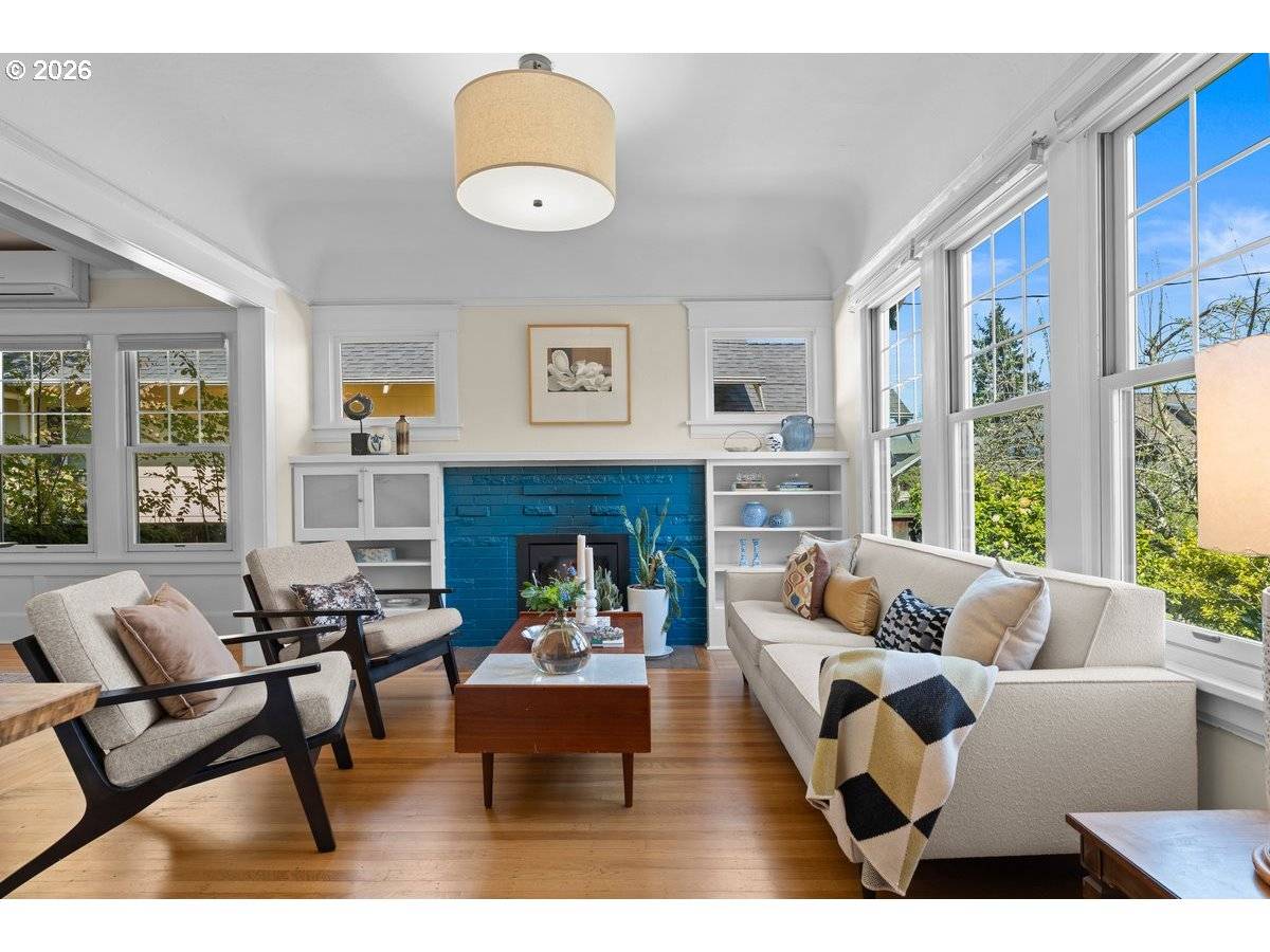 4727 NE 28TH AVE, Portland, OR 97211