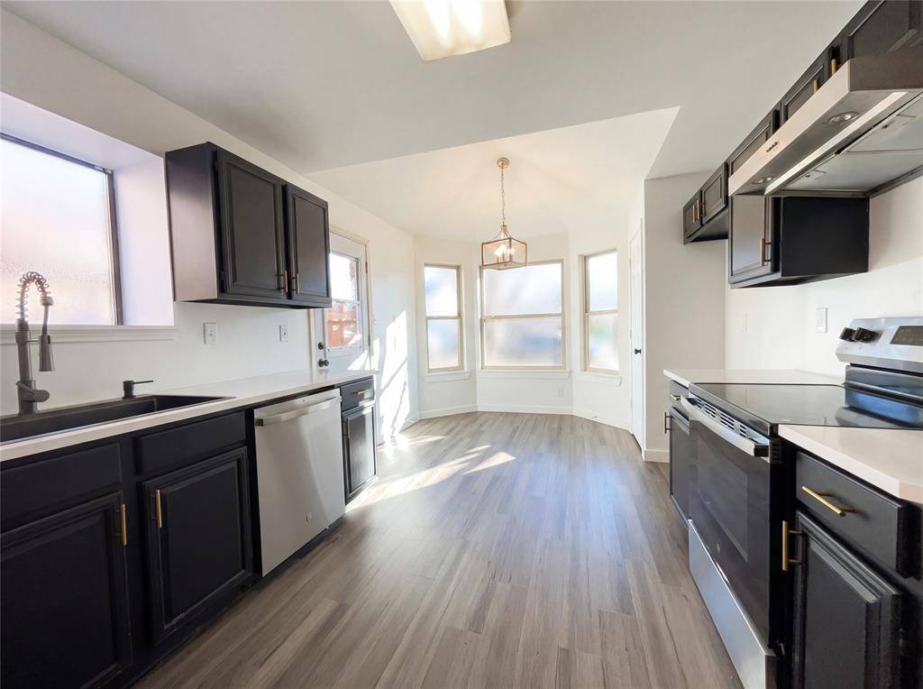 2108 Woodland Oaks Drive, Arlington, TX 76013