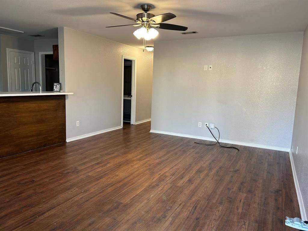 327 Shady Valley Drive, Mansfield, TX 76063