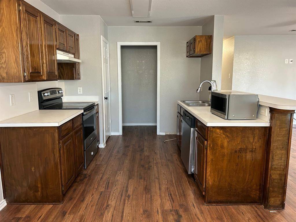 327 Shady Valley Drive, Mansfield, TX 76063