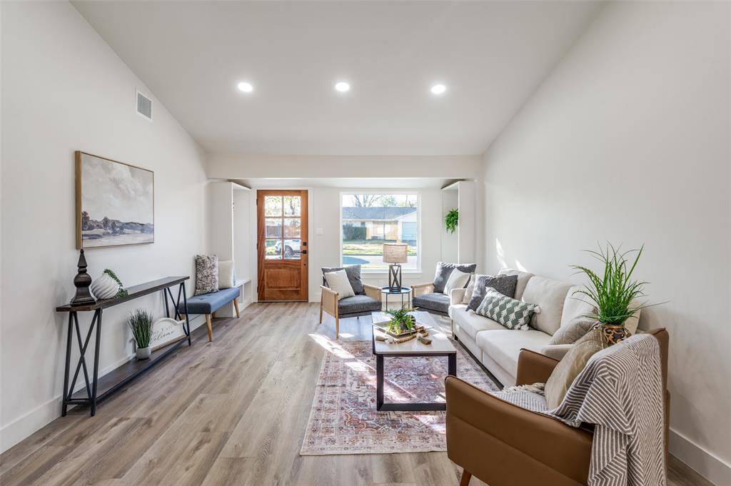 13817 Pyramid Drive, Farmers Branch, TX 75234