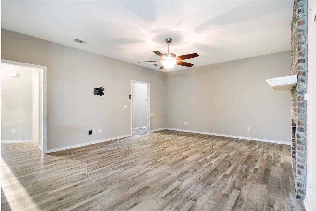 90 44th Street SW, Paris, TX 75460