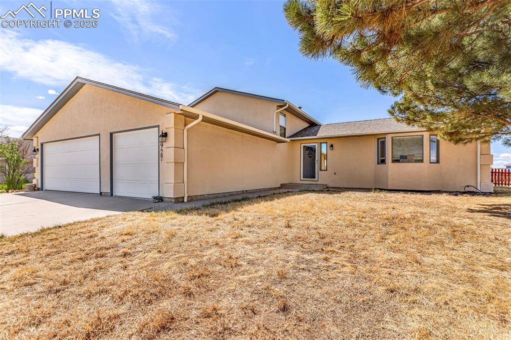 927 N Purcell BLVD, Pueblo West, CO 81007