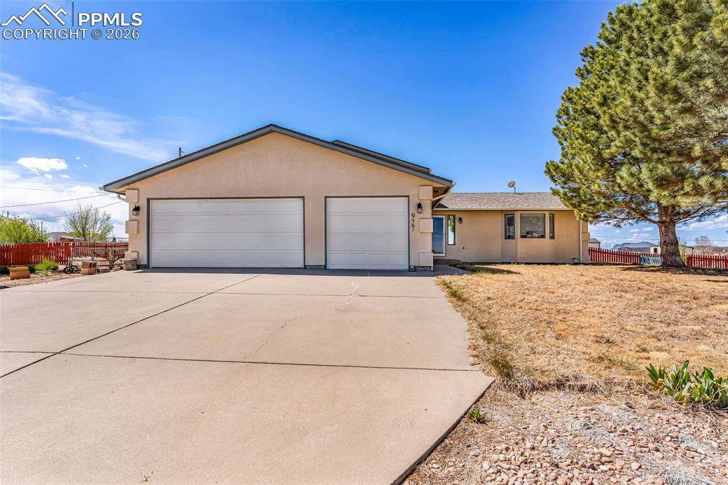 927 N Purcell BLVD, Pueblo West, CO 81007