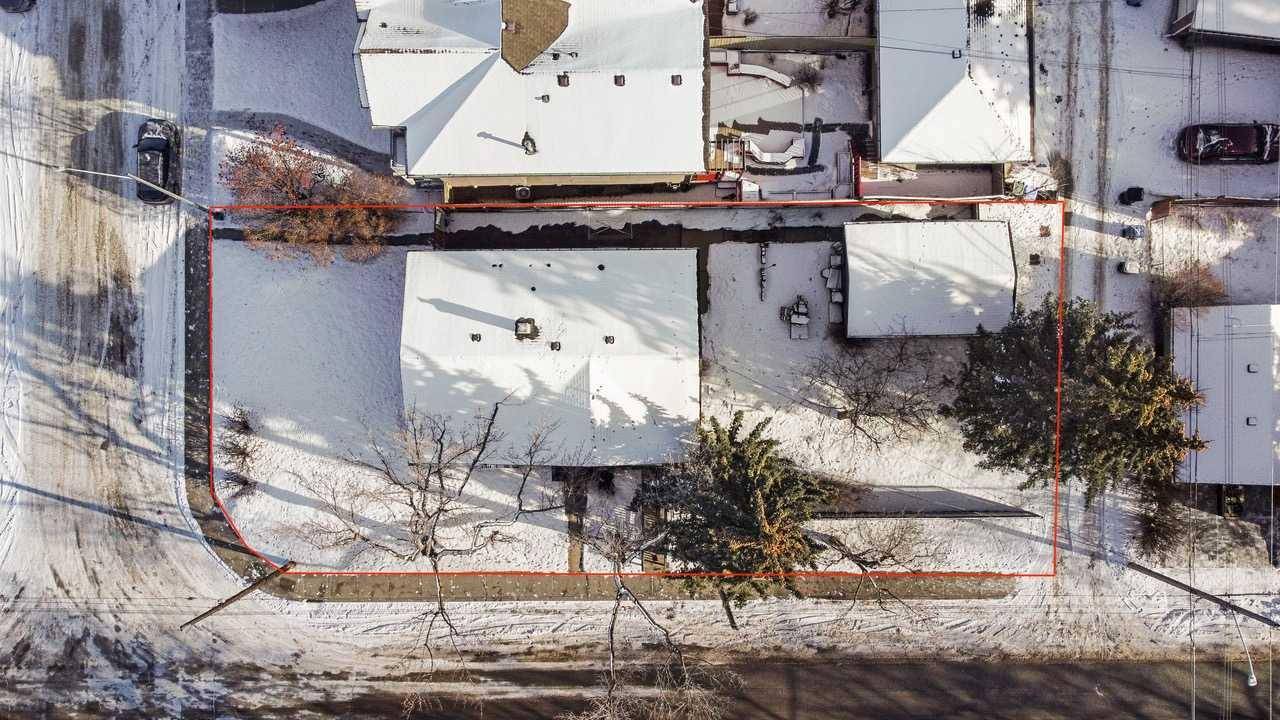 2616 22 ST NW, Calgary, AB T2M 3X1