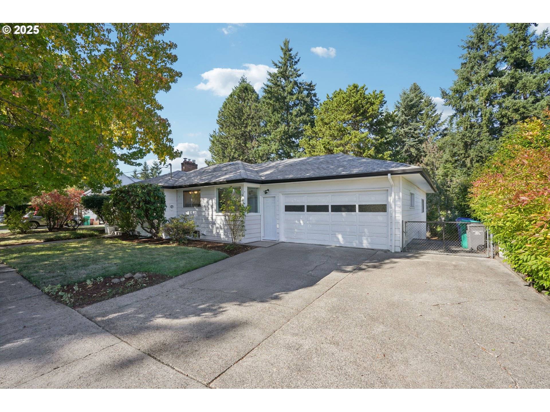 11851 SE MADISON ST, Portland, OR 97216