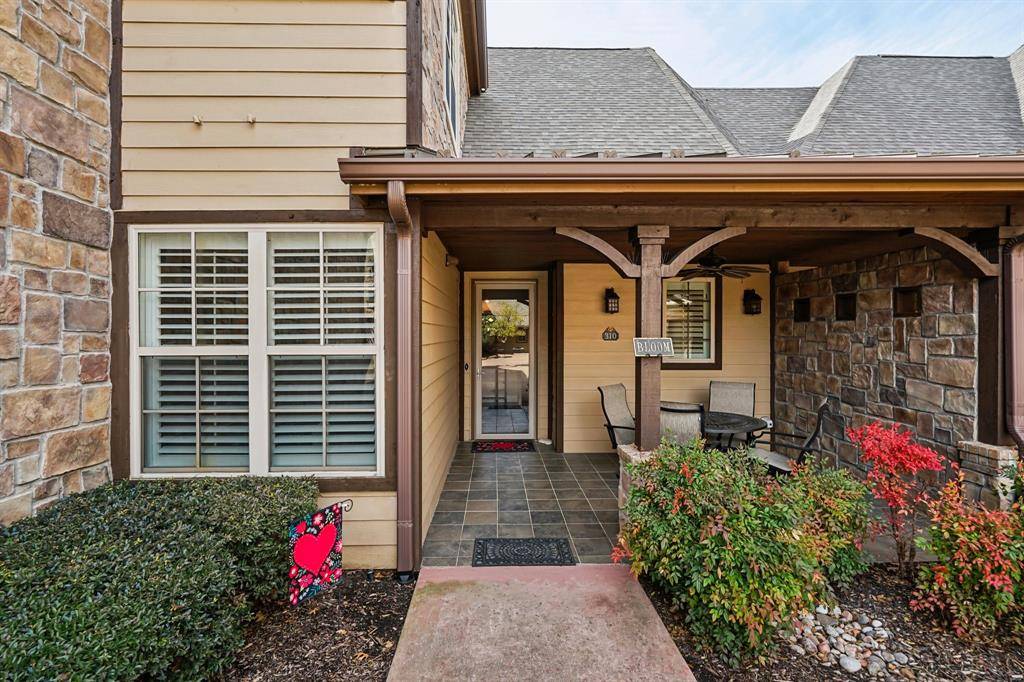 310 Watermere Drive #310, Southlake, TX 76092