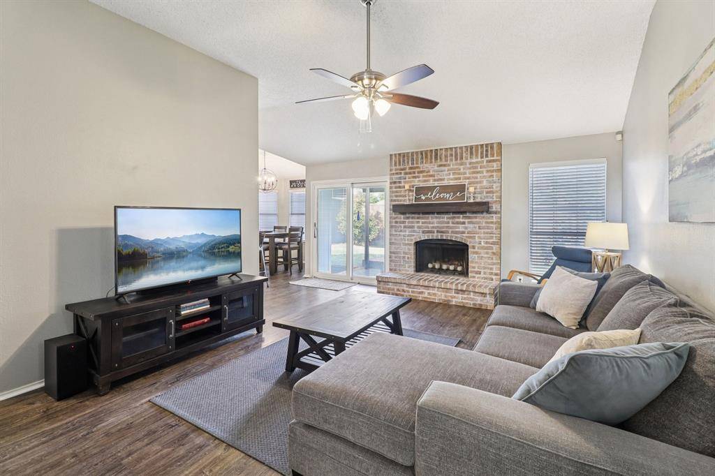 6700 Towerwood Drive, Arlington, TX 76001