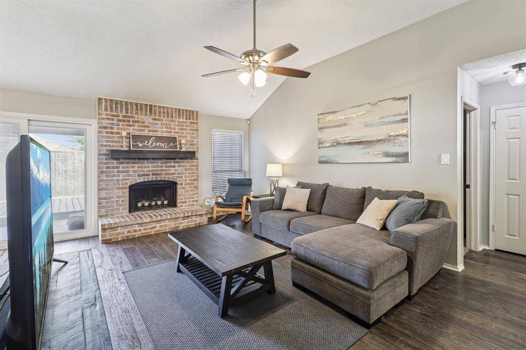 6700 Towerwood Drive, Arlington, TX 76001