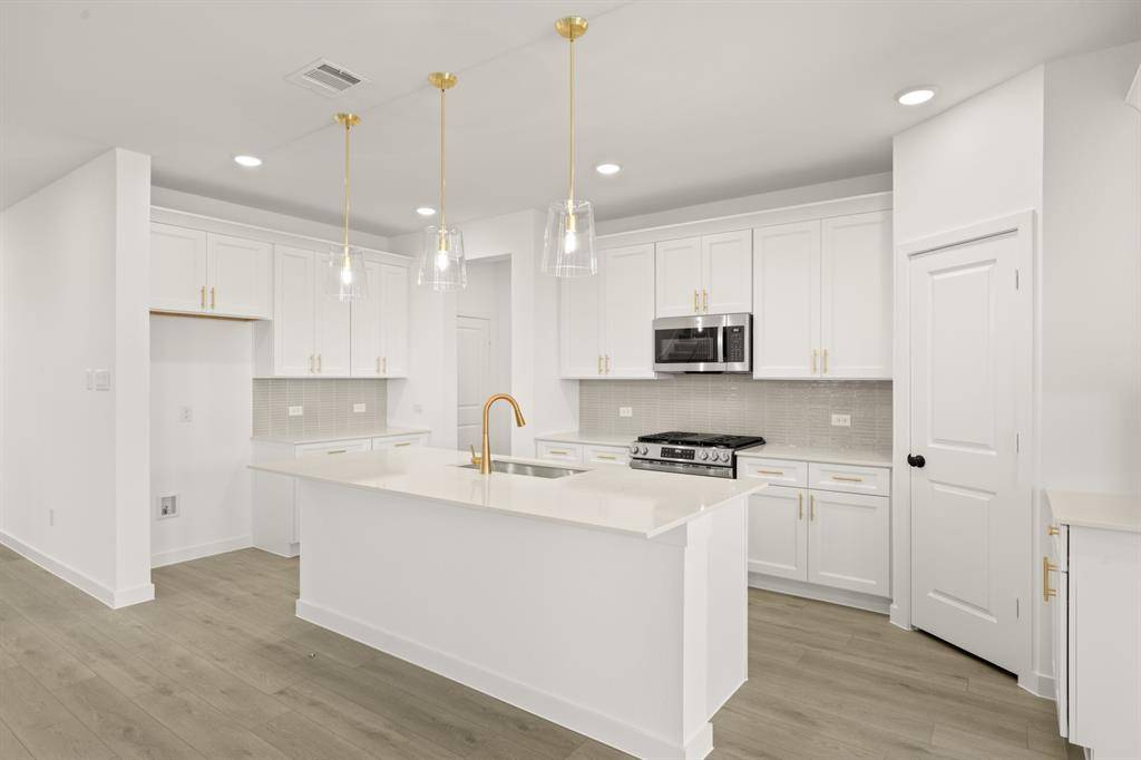 665 Tyronza Drive, Justin, TX 76247