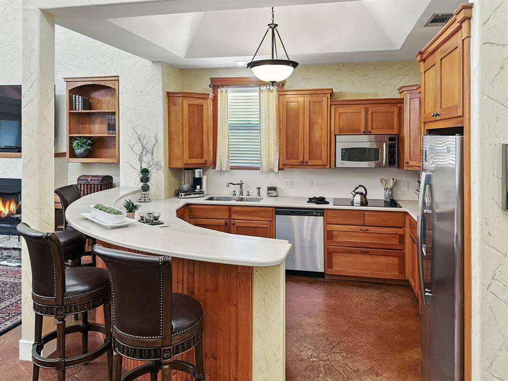 1002 Hoylake Court, Ennis, TX 75119