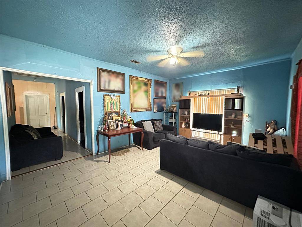 610 W 13th Avenue, Corsicana, TX 75110