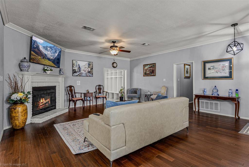 1531 Pickwick Lane, Denton, TX 76209