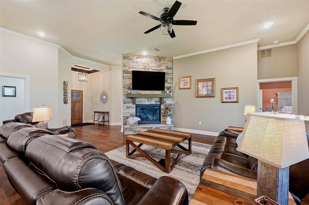 56 Turtle Point Lane, Gordonville, TX 76245