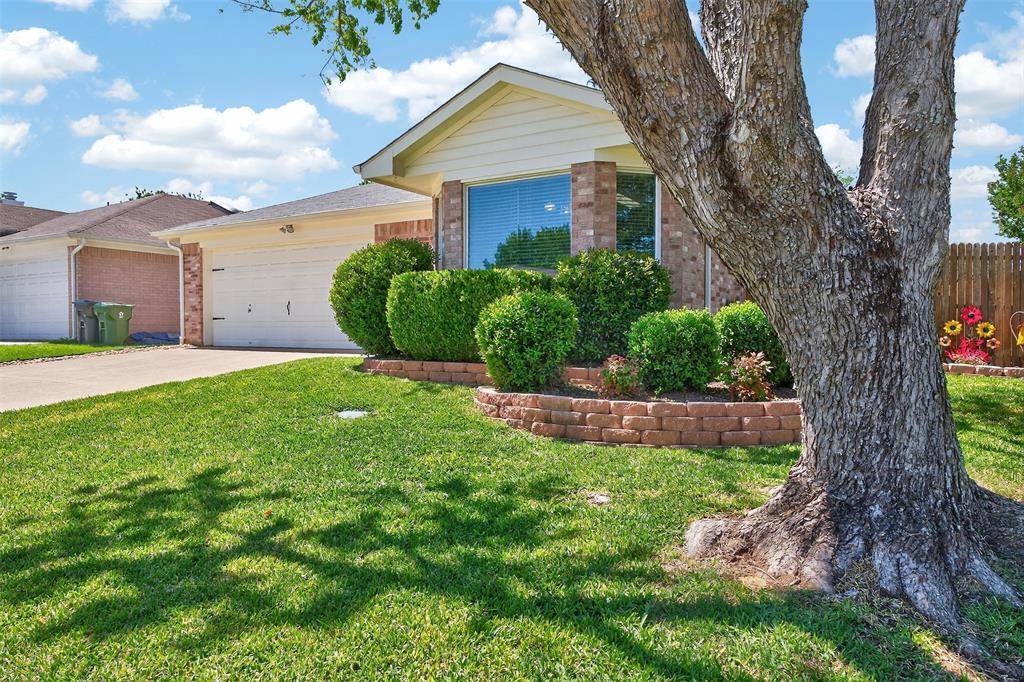 5700 Alicante Drive, Arlington, TX 76017