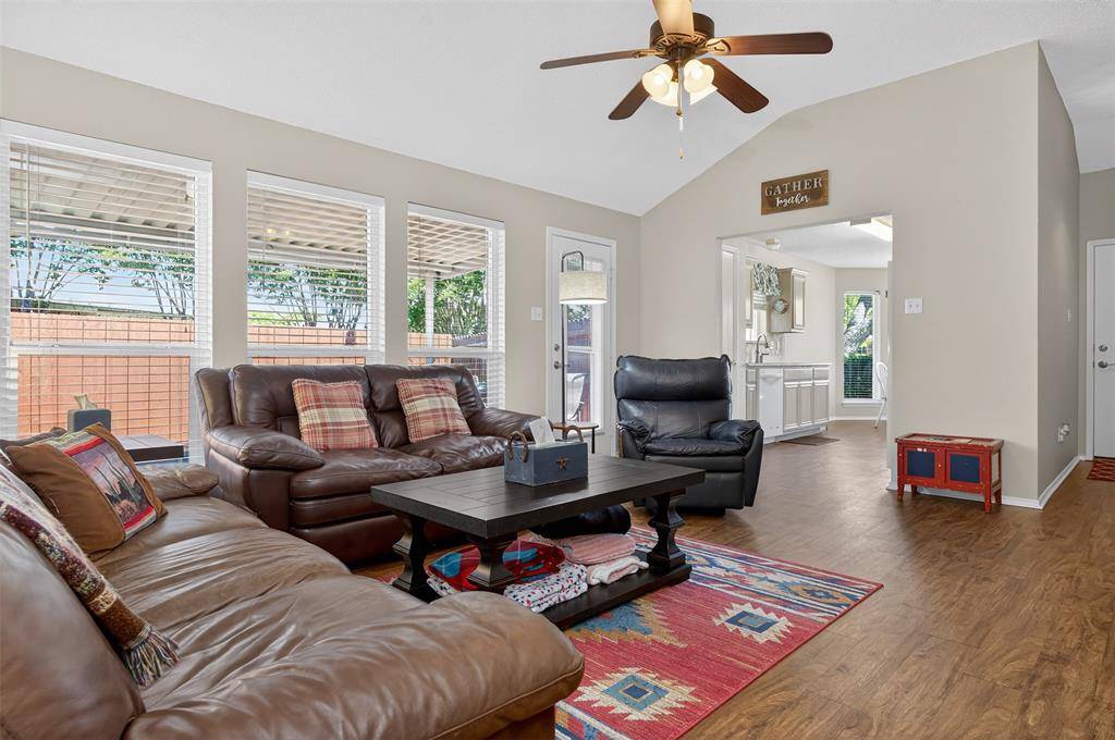 5700 Alicante Drive, Arlington, TX 76017