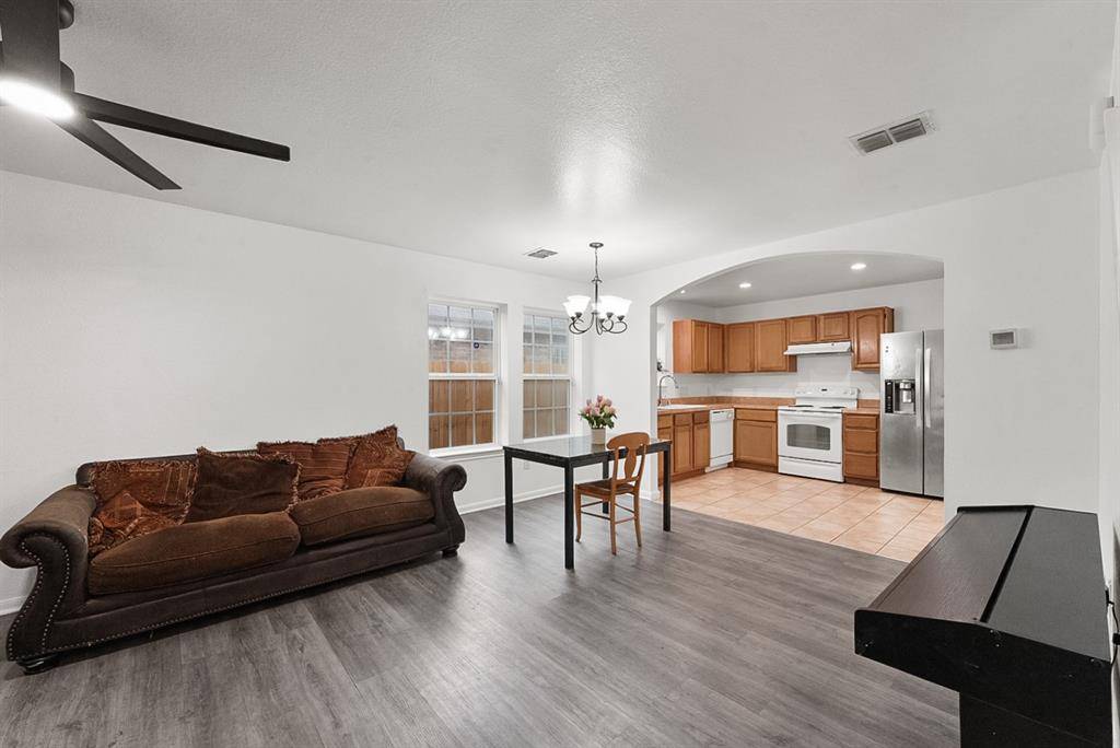 2714 Stephenson Drive, Dallas, TX 75215