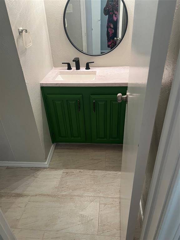 6028 Stoneybrook Drive, Fort Worth, TX 76112