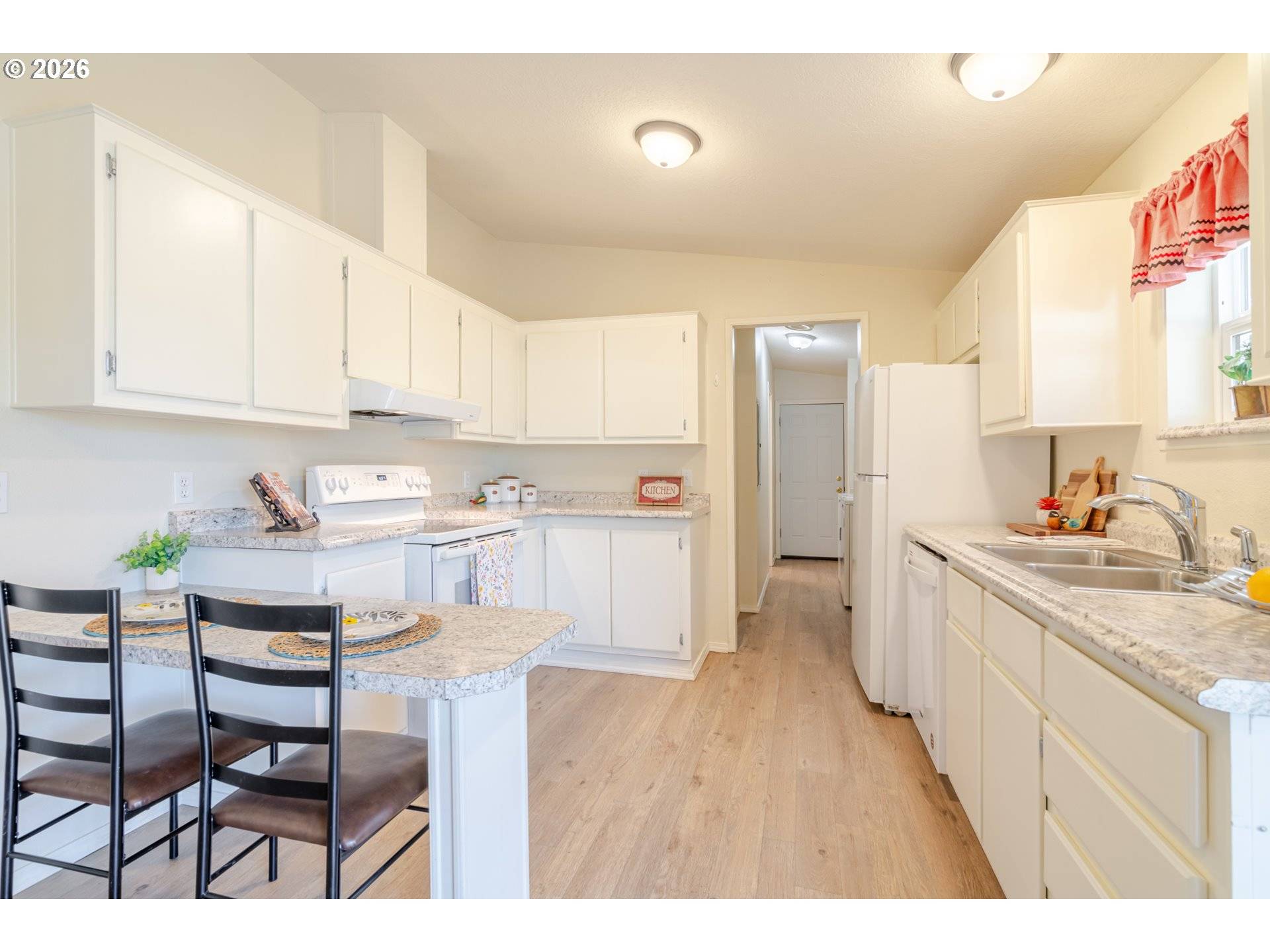 1340 40TH AVE, Sweet Home, OR 97386