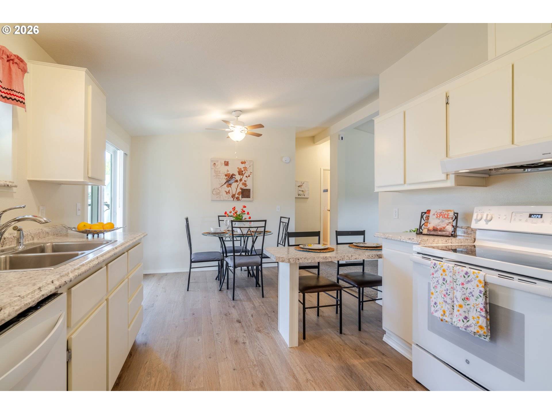 1340 40TH AVE, Sweet Home, OR 97386